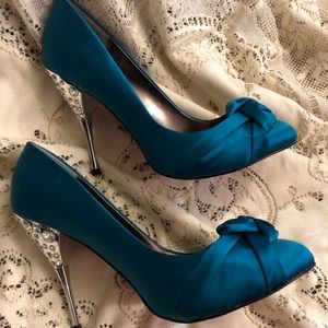 Paris Hilton Spelled 9M TEAL Rhinestones Stilettos